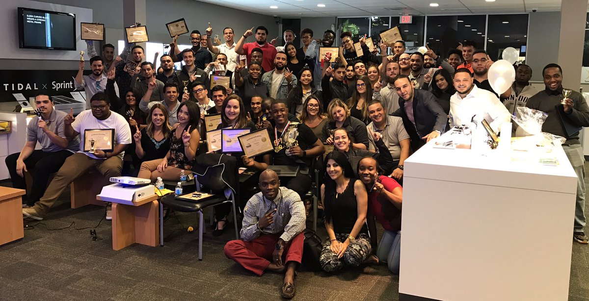 JROSELL01's tweet photo. Broami Recognition Rally! Congratulations to all the winners tonight! Let's focus &amp; dominate the Big4! Let's have a killer SST Saturday!!! https://t.co/B3rlh9mvCE