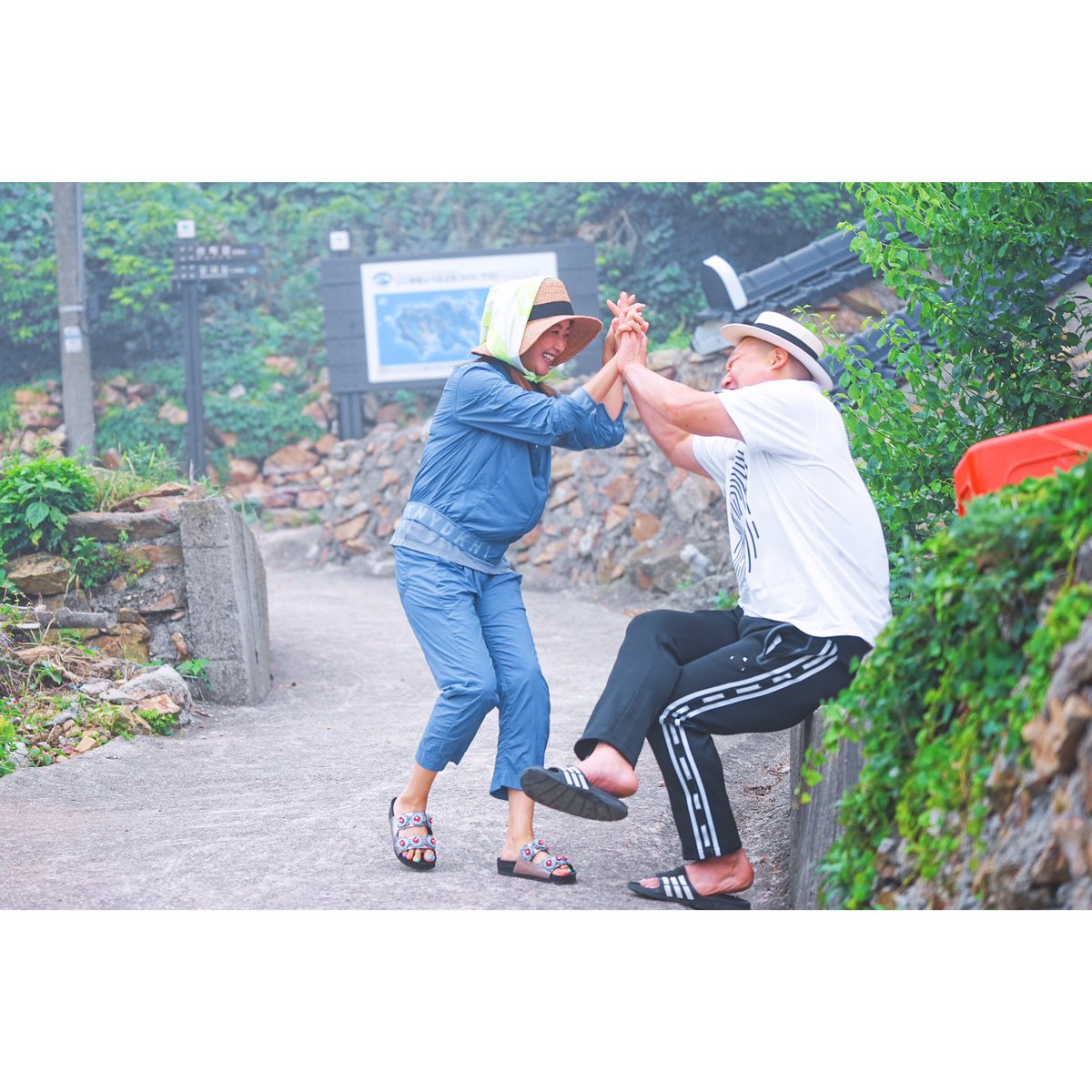 sumchongsa's tweet photo. 오늘은 섬요일!!
밤9시30분 안방 1열에서 만나요~~
#오늘도_믿고보는_섬총사
#나만_웃기_아까워서_그래

#섬총사 #섬대장 #강호동 #섬미녀 #김희선
#섬총각 #정용화 #달타냥 #김뢰하 
#매주 #월요일 #밤9시30분 #Olive #tvN https://t.co/z6be6exN82