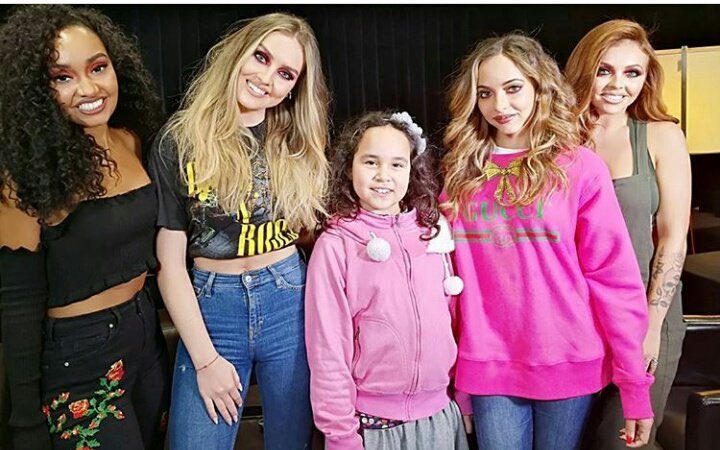 PortalLMBRA's tweet photo. As meninas em Melbourne ontem #MTVHottest Little Mix https://t.co/KRNru4dt3d