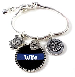 auntshellys's tweet image. #Handmade &amp;amp; #Personalized #ThinBlueLine #PoliceBracelet #PoliceMom #PoliceWife
Personalize round charm w/ YOUR TEXT
auntshelly.com/policeblueline…