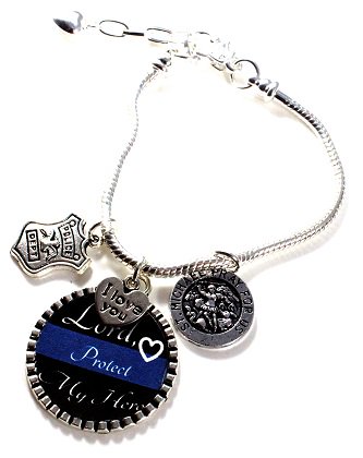auntshellys's tweet image. #Handmade &amp;amp; #Personalized #ThinBlueLine #PoliceBracelet #PoliceMom #PoliceWife
Personalize round charm w/ YOUR TEXT
auntshelly.com/policeblueline…