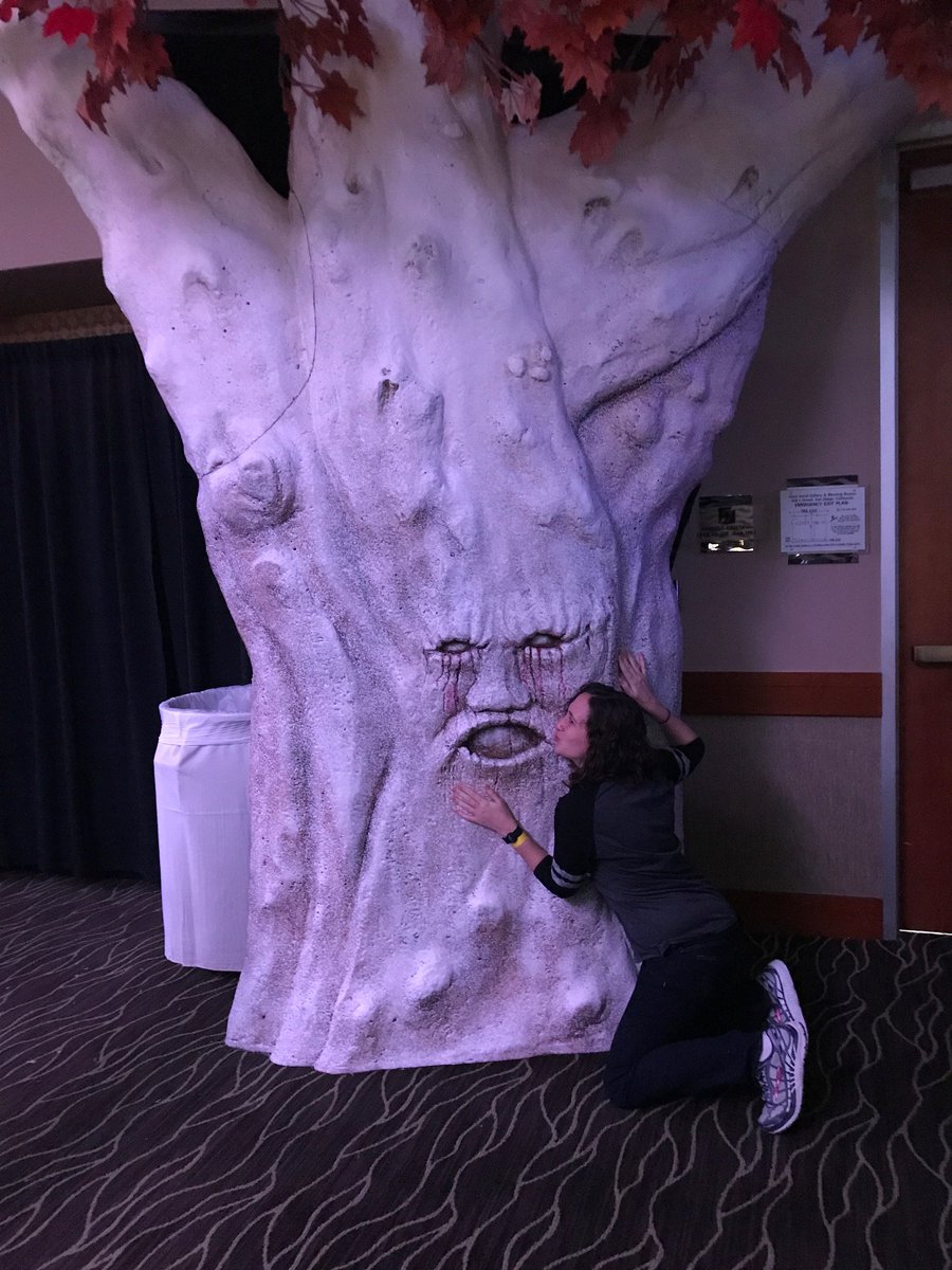 RivaloWolf's tweet photo. Game of Thrones experience was a good time 😂 #gotexperience https://t.co/Jcl5rGReye