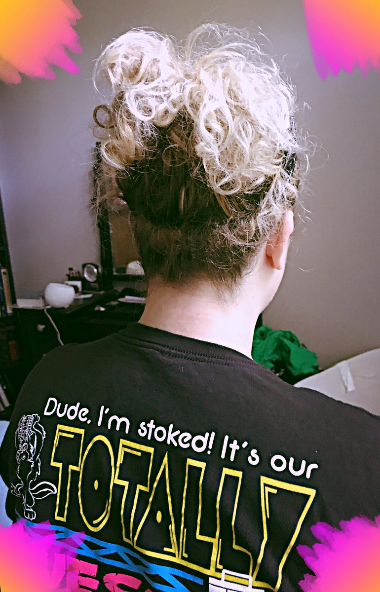 AlexAveDesigns's tweet photo. My hair looked like a #bow! 🤣  matches my "totally rad" #80srewind shirt! &amp; gave me RAD 💡for #NewBowHolders!! https://t.co/kOZFDdY8lH
