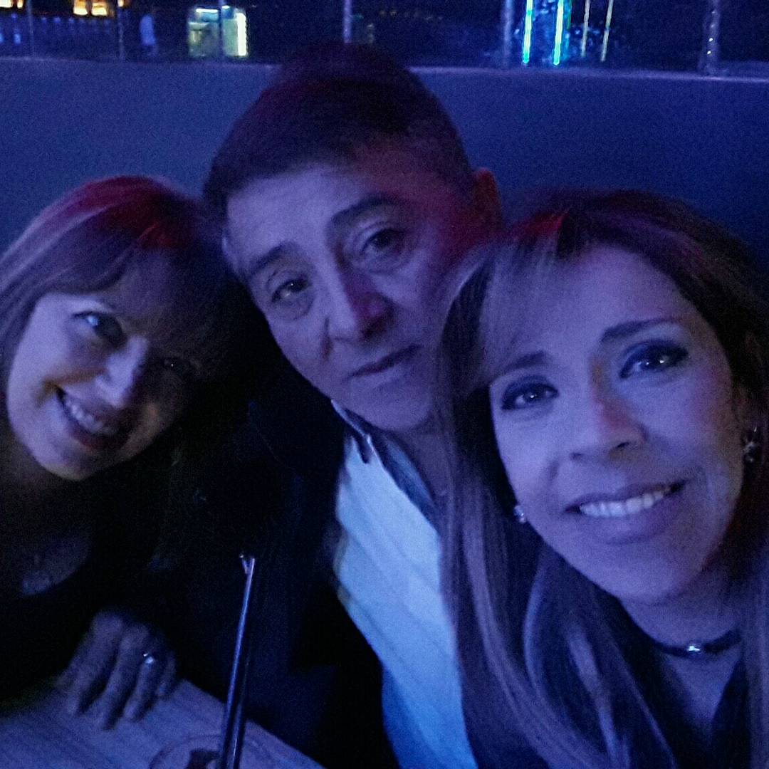 2010Clauhot's tweet photo. #BORGUES#AMIGOS#SÁBADO 💋👢👗😍 https://t.co/1xLI6Roo9W