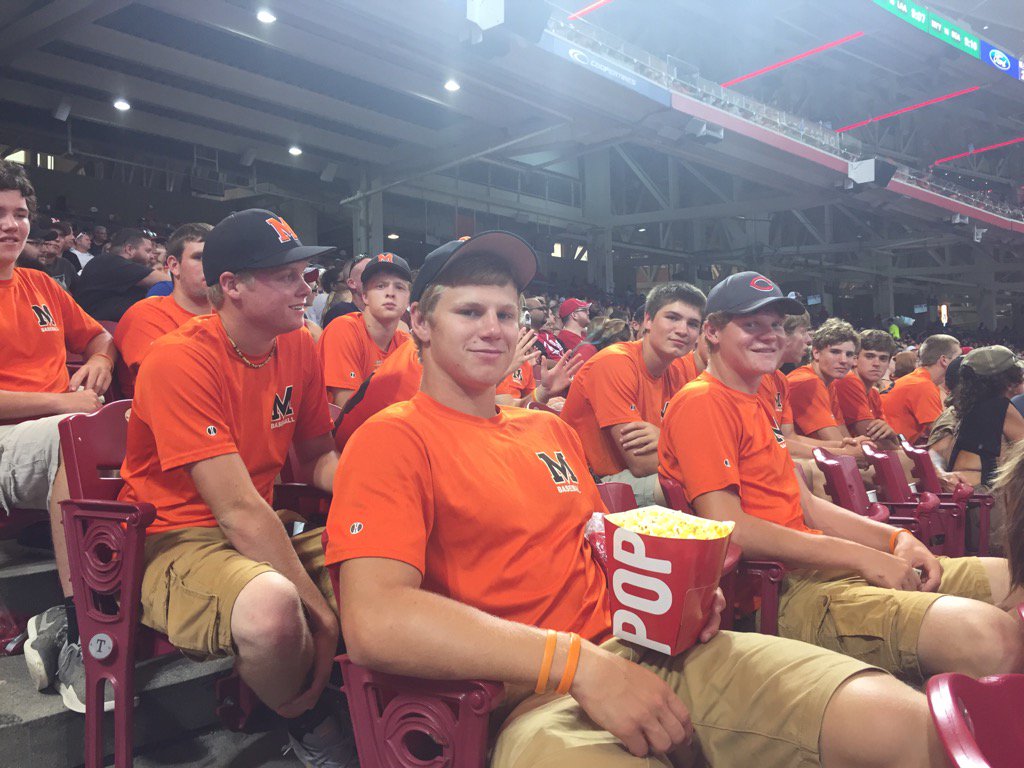 jeffroet's tweet photo. @Reds MHS ⚾️ had great night at GABP, 2 bad the 5$ 🍿like the game, disappointing Rating: 5.4 #corncritic #noflavor https://t.co/eelxBbSfjm