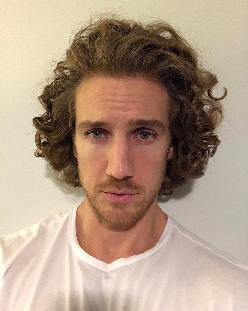 Eugenio Siller on Twitter.