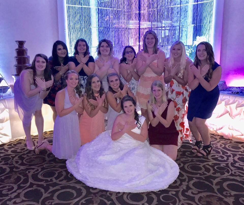 PIBETAPHI_ILSTU's tweet photo. Congratulations to our lovely sister Angie and her new husband Ryan! #dchi #piphi #wedding https://t.co/HuPYDmMBpN