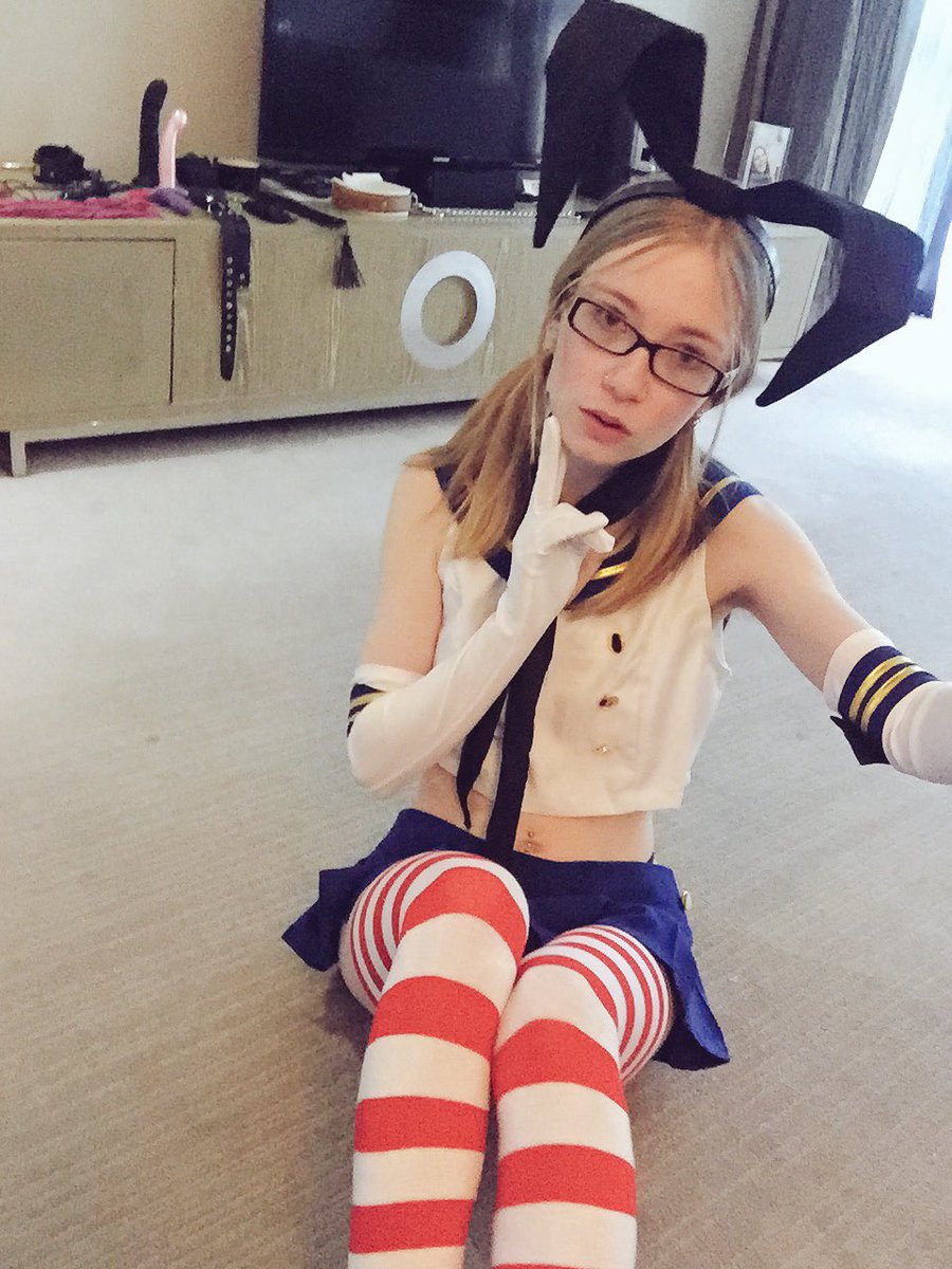 _PetiteNymphet_'s tweet photo. Today's the day! Can't wait for the other two members of the #threesome to arrive ๐ #FetishEscort #Kinky #Threesomes #BiDouble #CosplayCutie https://t.co/W7fH46vvk8