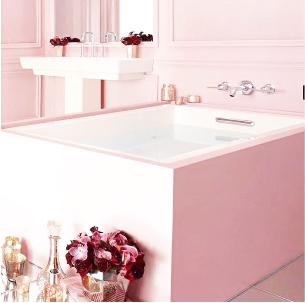 This incredible washroom is the ultimate #designgoals !