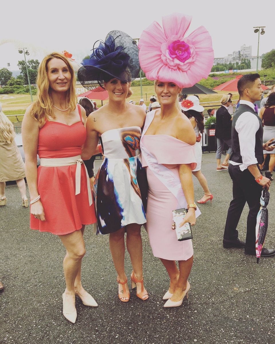 LifewithLeeta's tweet photo. Great day at the horse races! #DeightonCup #horserace #summerfun #fashion #fancy #Champagne #colourful #dressup #vancouverevents #saturday https://t.co/lPuzwNVGPk