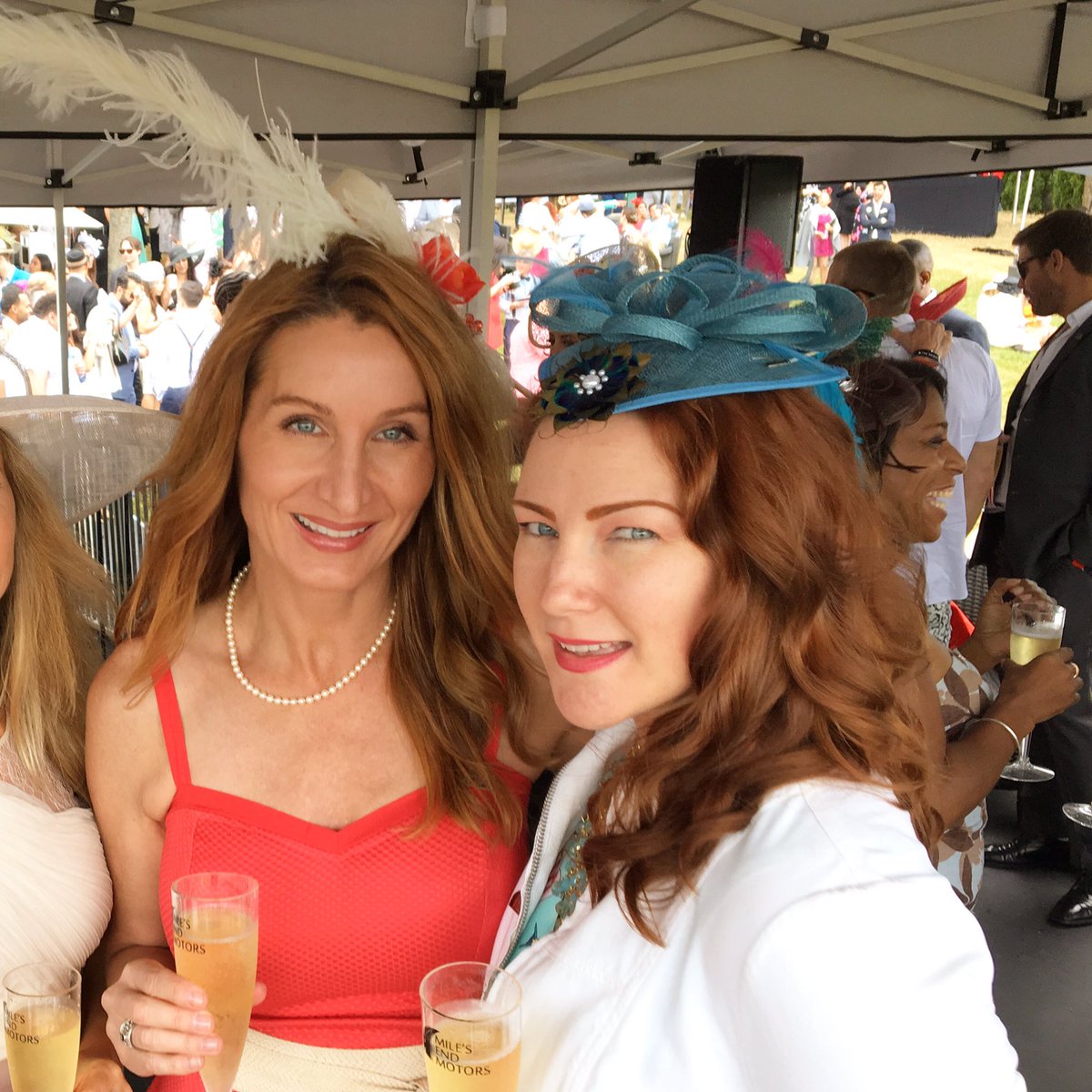 LifewithLeeta's tweet photo. Great day at the horse races! #DeightonCup #horserace #summerfun #fashion #fancy #Champagne #colourful #dressup #vancouverevents #saturday https://t.co/lPuzwNVGPk