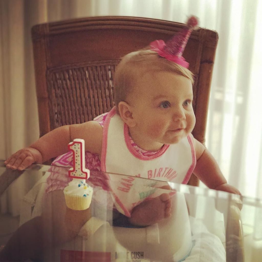 ElleCMcG's tweet photo. Happy Birthday Molly! #mollycarolinehood #somebunnyisoneandhernameismolly #hoodsummer #july23 #babysfirstbirthday https://t.co/qIEwd3nCBO https://t.co/hHV10iztn8