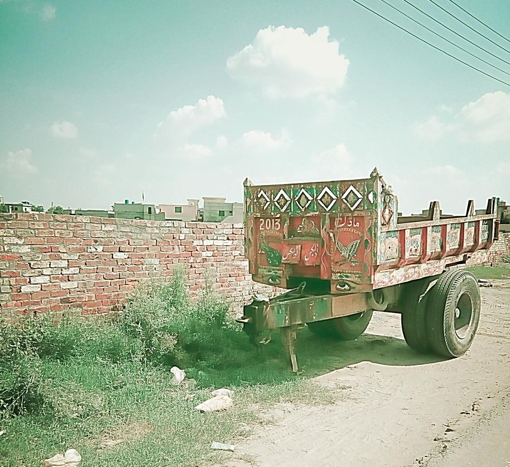 SgulSabaa's tweet photo. Tere begair enjj rullay aan sajna
Jiwyen tractor baaj Traally
#Model2013 #Lahore #yesterday
@PunjabiRooh @Ludhianviz @GTRoadTe https://t.co/Cd8fZ01MlW