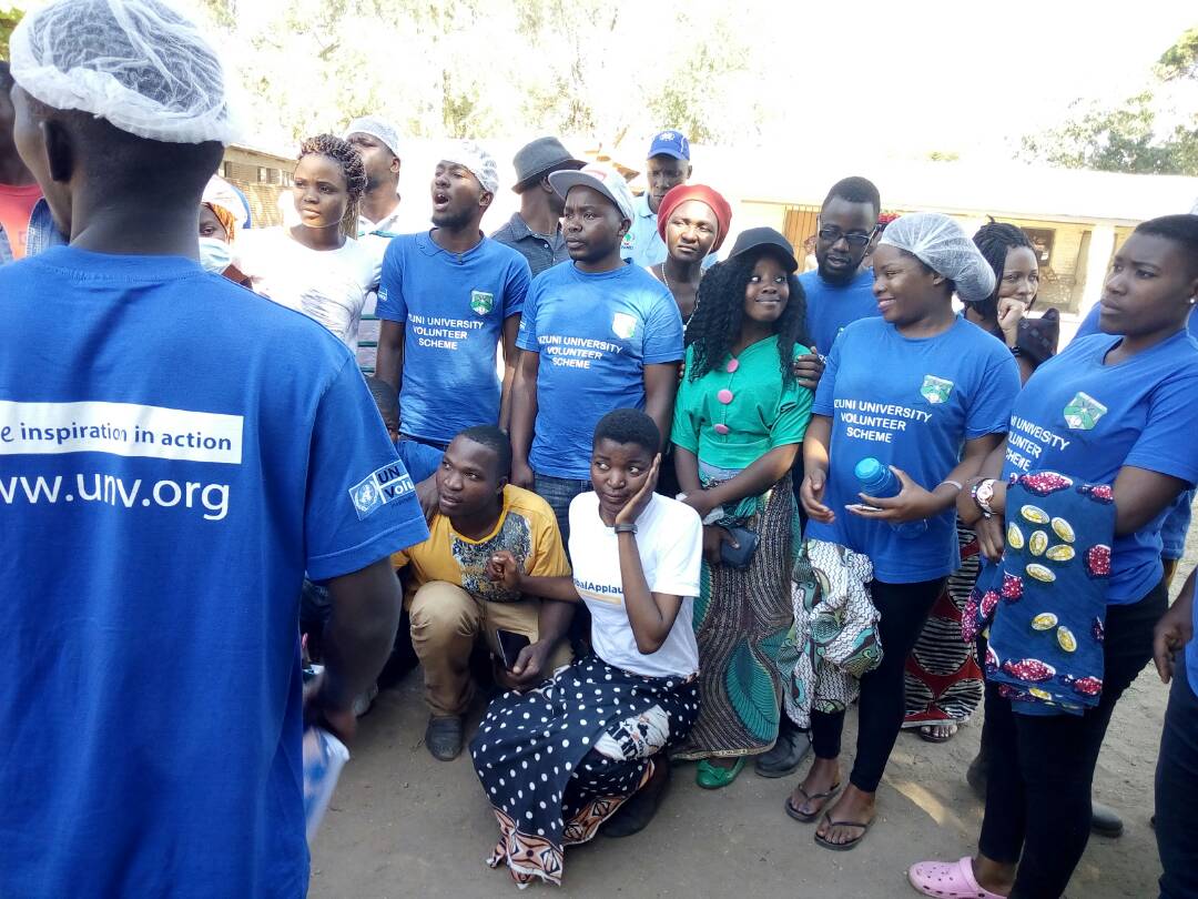 UNVMalawi's tweet photo. #UniversityScheme showing progress, @mzuni1 volunteers cheered refugees and cleaned the surrounding at Karonga Camp #V4globalGoals https://t.co/zmQYcbPp9O