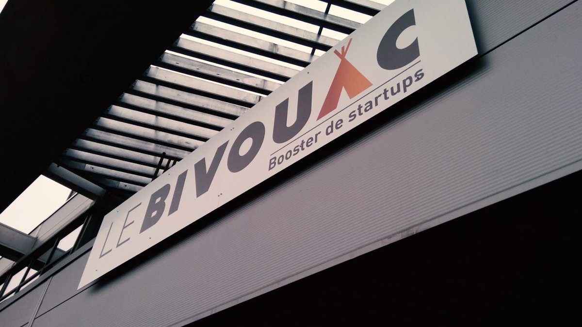 lebivouac_'s tweet photo. 🚛🚀 L'équipe du Bivouac et les startups préparent leurs cartons ! Déménagement imminent ! 📦📋 https://t.co/SRQNJpddIV