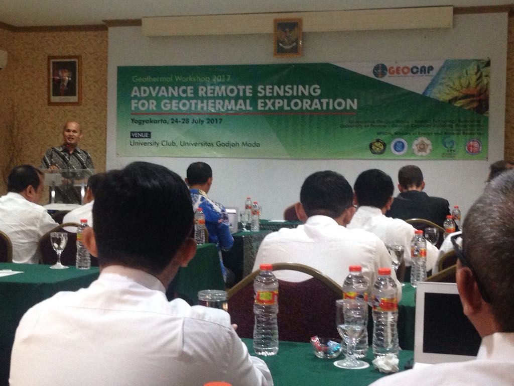 Tia_den_Hartog's tweet image. The 2nd Advanced Remote Sensing Geothermal Exploration training has started today with 18 participants. #GEOCAP #Indonesia #Netherlands