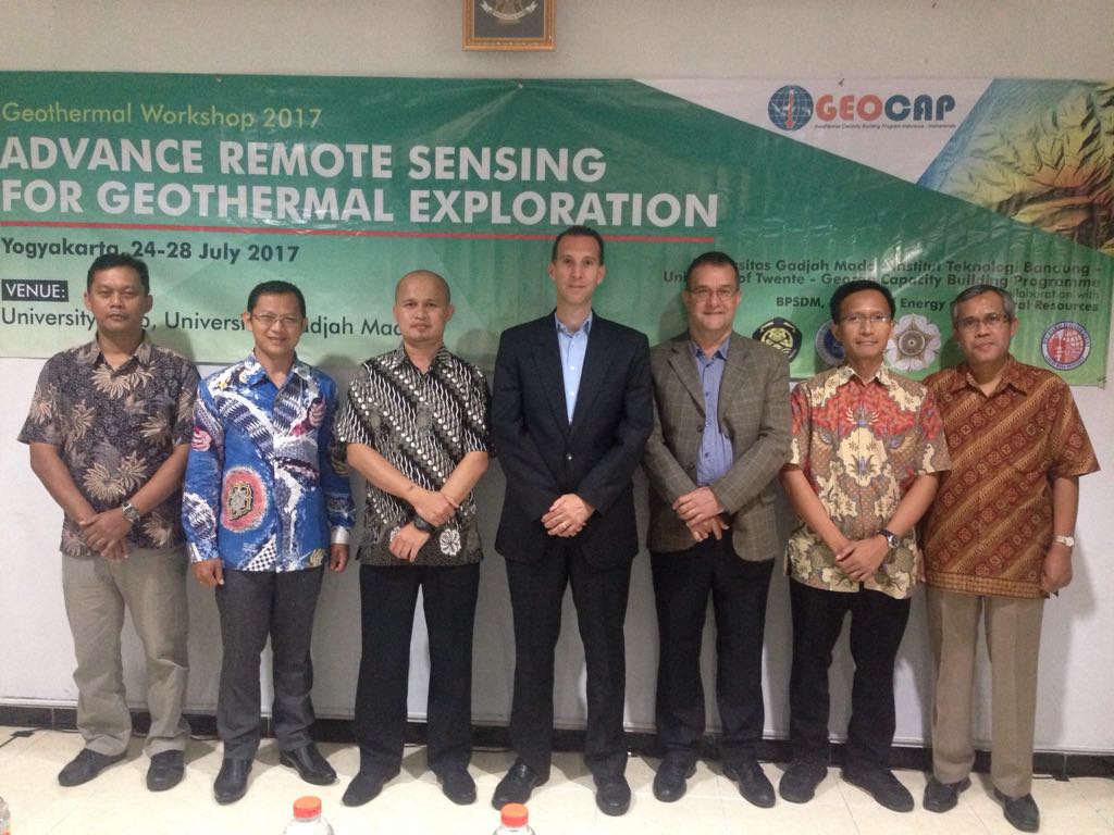 Tia_den_Hartog's tweet image. The 2nd Advanced Remote Sensing Geothermal Exploration training has started today with 18 participants. #GEOCAP #Indonesia #Netherlands