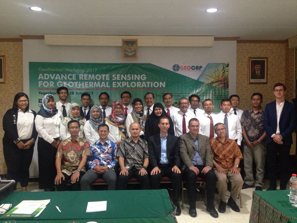 Tia_den_Hartog's tweet image. The 2nd Advanced Remote Sensing Geothermal Exploration training has started today with 18 participants. #GEOCAP #Indonesia #Netherlands