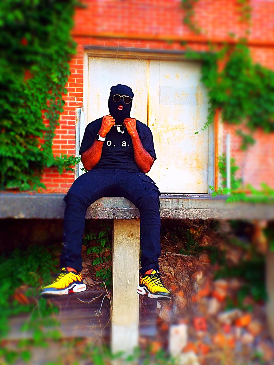 PGMGHB's tweet photo. RAN OFF ON THE PLUGG AND CHANGED MY NUMBER!!! #NoMoLean out now Link In BIO https://t.co/kogac6IHlC
