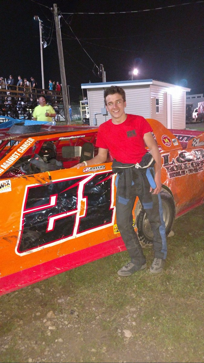Murray_racing21's tweet photo. Not even half way threw my Rookie season and have 2 heat wins and 17 top 10's and 6 top 5's.🏁Hope  we can keep the good luck going. #rookie https://t.co/tZyHqWEuzW
