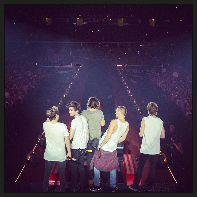 dzzlingtropical's tweet photo. Hope u guys for the best of all
And pls COMEBACK we miss u guys SO.F*CKING.BAD
#directsolid #7YearsOfOneDirection #1dcomeback #wemiss1d https://t.co/VcWmeFD6PX