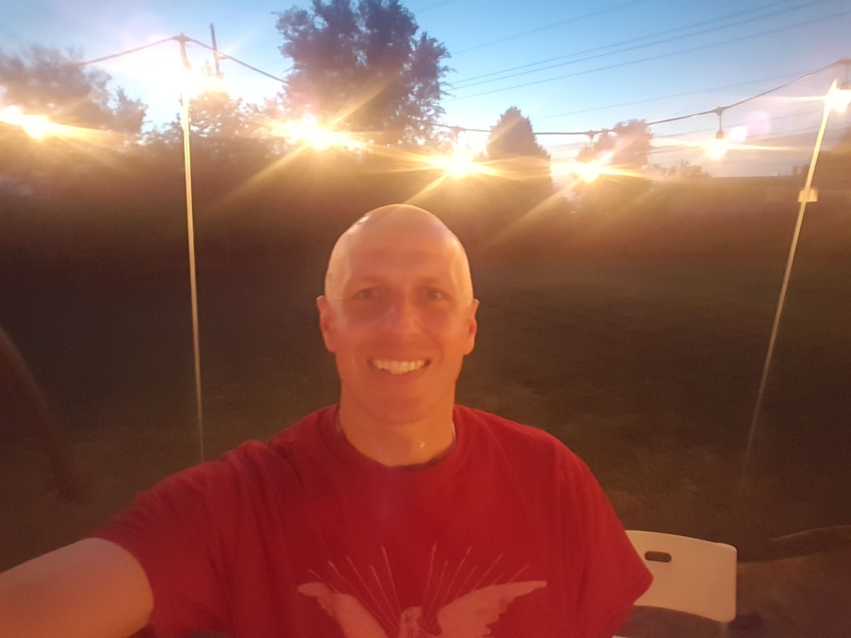 MatEdvik's tweet image. If you were in a conteat to get more likes, would you post the selfie, or just the scenery?