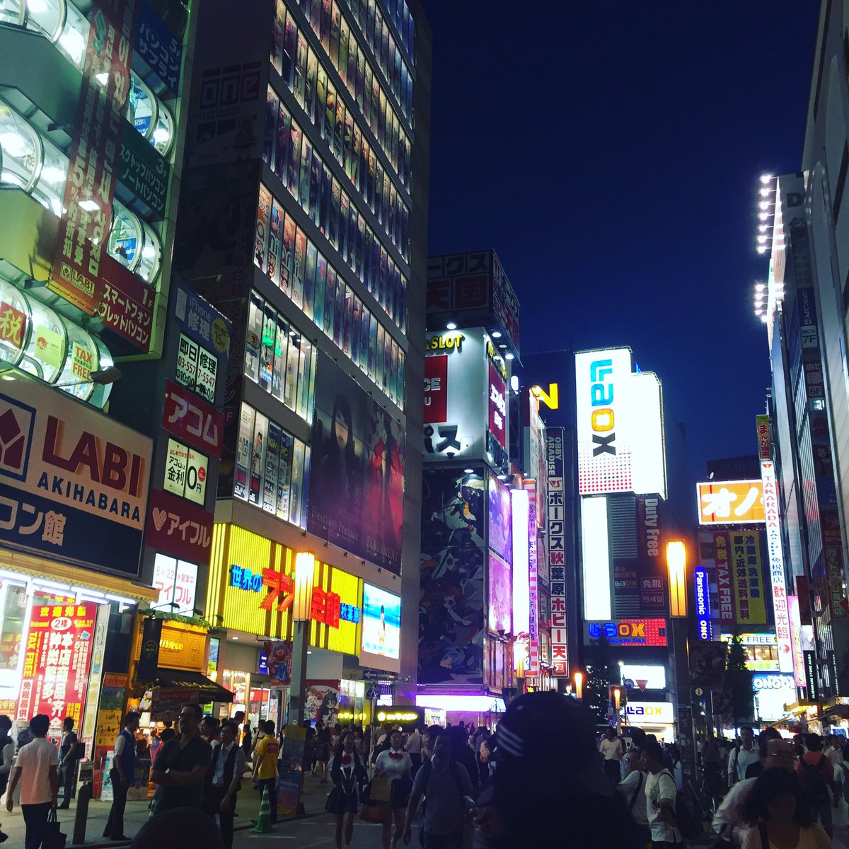 tomates_japan's tweet photo. Otaku town in Tokyo! #otaku #akihabara #tokyo #japan #秋葉原 #日本動漫 #御宅族 #아키하바라 #도쿄 #일본 #오타쿠 https://t.co/nKR9gGmkja
