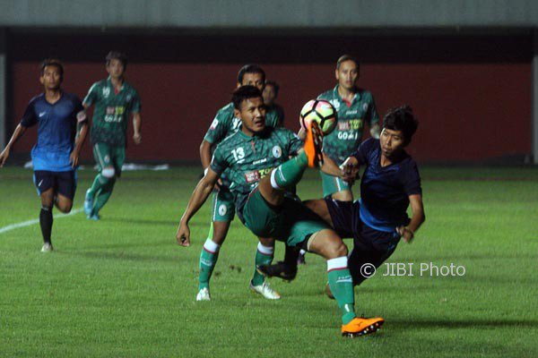 Harian_Jogja's tweet photo. LIGA 2 : 2 Pemain Baru PSS Miliki Kesempatan Geser Pemain Lain di Skuat Utama https://t.co/5hWH2tAaAd https://t.co/aNOCQjDbze