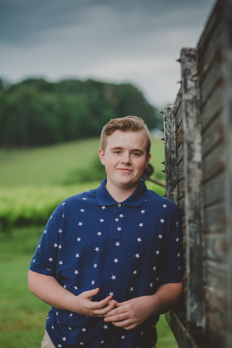 MelissaStarsA's tweet photo. Happy 16th Birthday Landon! I love you! https://t.co/fCjNuCdq2t
