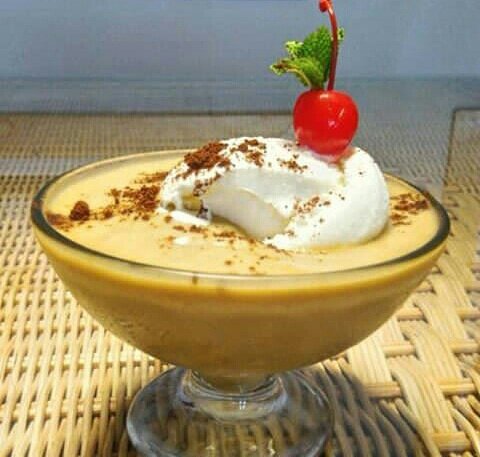 Upaboga's tweet photo. Avocado Coffee. Rasa manisnya akan meleleh ketika di lidah dan ditambah vanila es cream yang bikin suasana hati jadi adem https://t.co/auphAoytcH