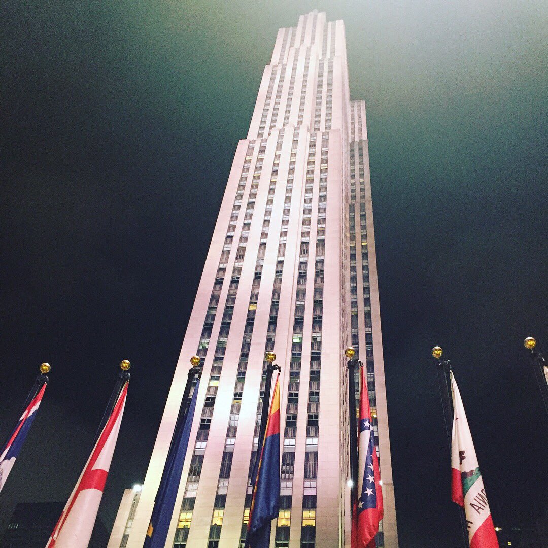 SCDSB_EduTravel's tweet photo. Ending our first day @newyorkcity with @rockcenternyc #civcar2017 #viewfromthebottom https://t.co/ojvJ6DlSbH