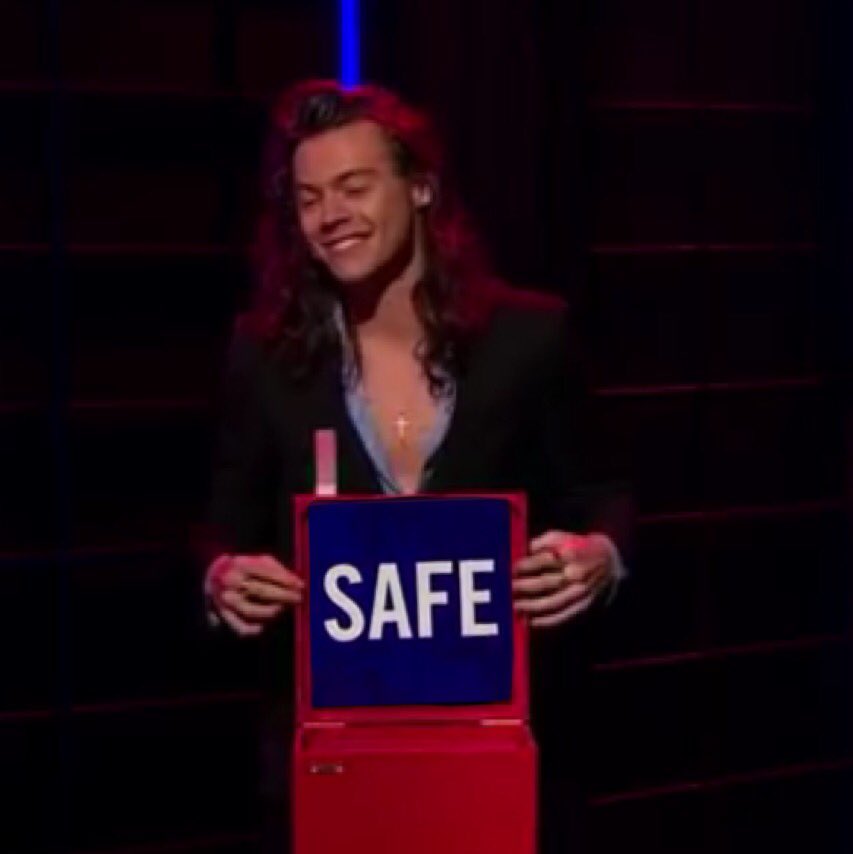 FROMMYWIND0W's tweet photo. Currently 

#SevenYearsofOneDirection https://t.co/sK7eERKS3A