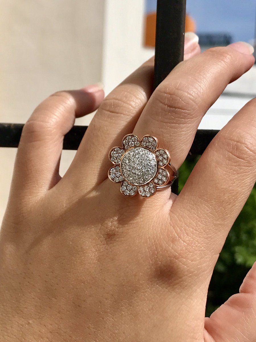 Su_RajInterGold's tweet photo. #jewelry #rosegold #diamonds #sunflowerring #beautiful #gorgeous #Sparkle #Trending #Jewellery #love #fashionstyle #stylish #blinkblink https://t.co/8wmiI0zXFG