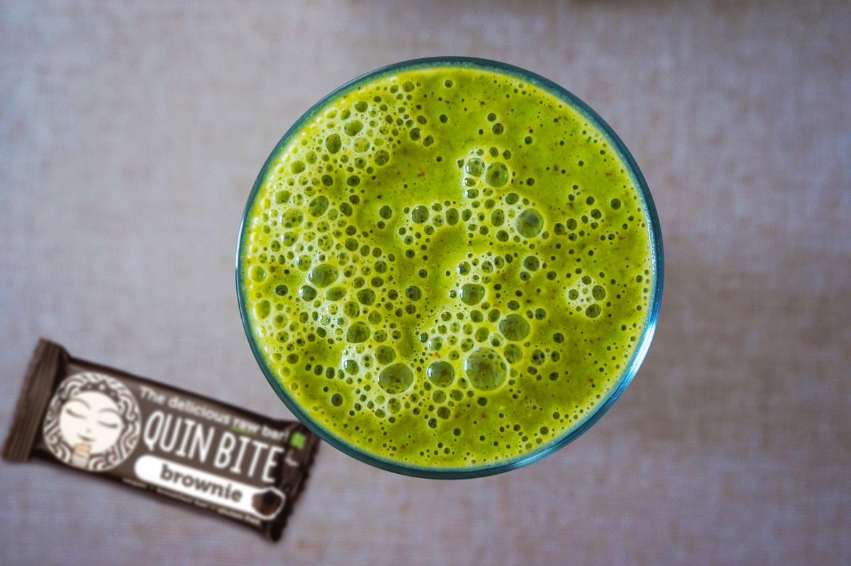 QuinBite's tweet photo. It's time for the best start of the week - with healthy colorful green smoothie and QUIN BITE • The delicious raw bar - Brownie. https://t.co/z6VTDBfpyI