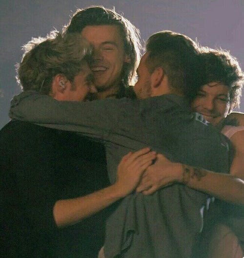 YuliaDean's tweet photo. #7YearsOfOneDirectionПусть я и не люблю их так как раньше,но они все еще в моем сердце. Невероятные 7 лет https://t.co/6KUavm7Y6D