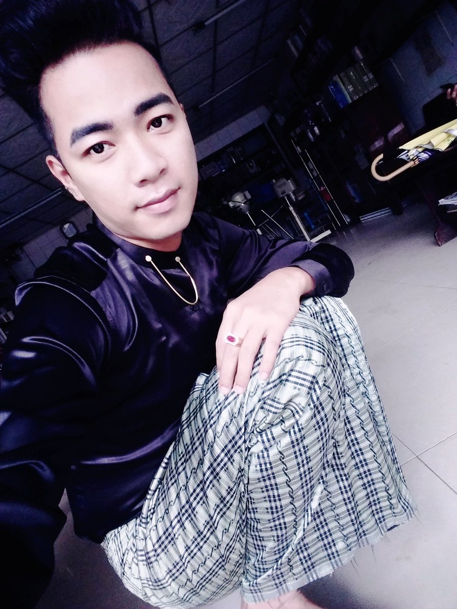 MinPhonenay's tweet photo. မဂၤလာပါ ခင္​ဗ် https://t.co/32OLSvcyVt