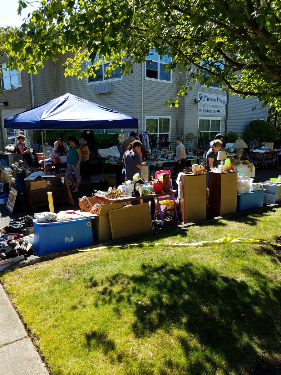 Princeton_LEC's tweet photo. @Princetonalf our garage sale was crazy fun &amp; a successful adventure for #Alzheimers #FrontierCulture https://t.co/nTEJqEMLed