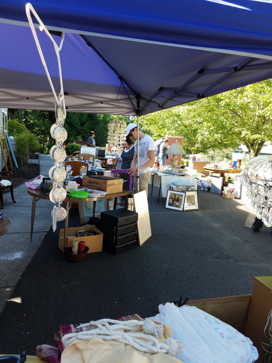 Princeton_LEC's tweet photo. @Princetonalf our garage sale was crazy fun &amp; a successful adventure for #Alzheimers #FrontierCulture https://t.co/nTEJqEMLed