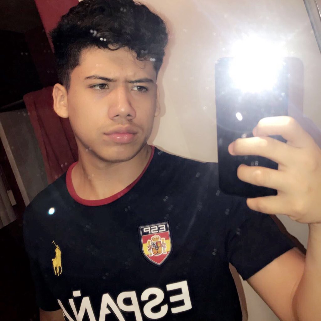 AdrianChavarr15's tweet photo. #NewProfilePic https://t.co/1SpSlNr9aJ