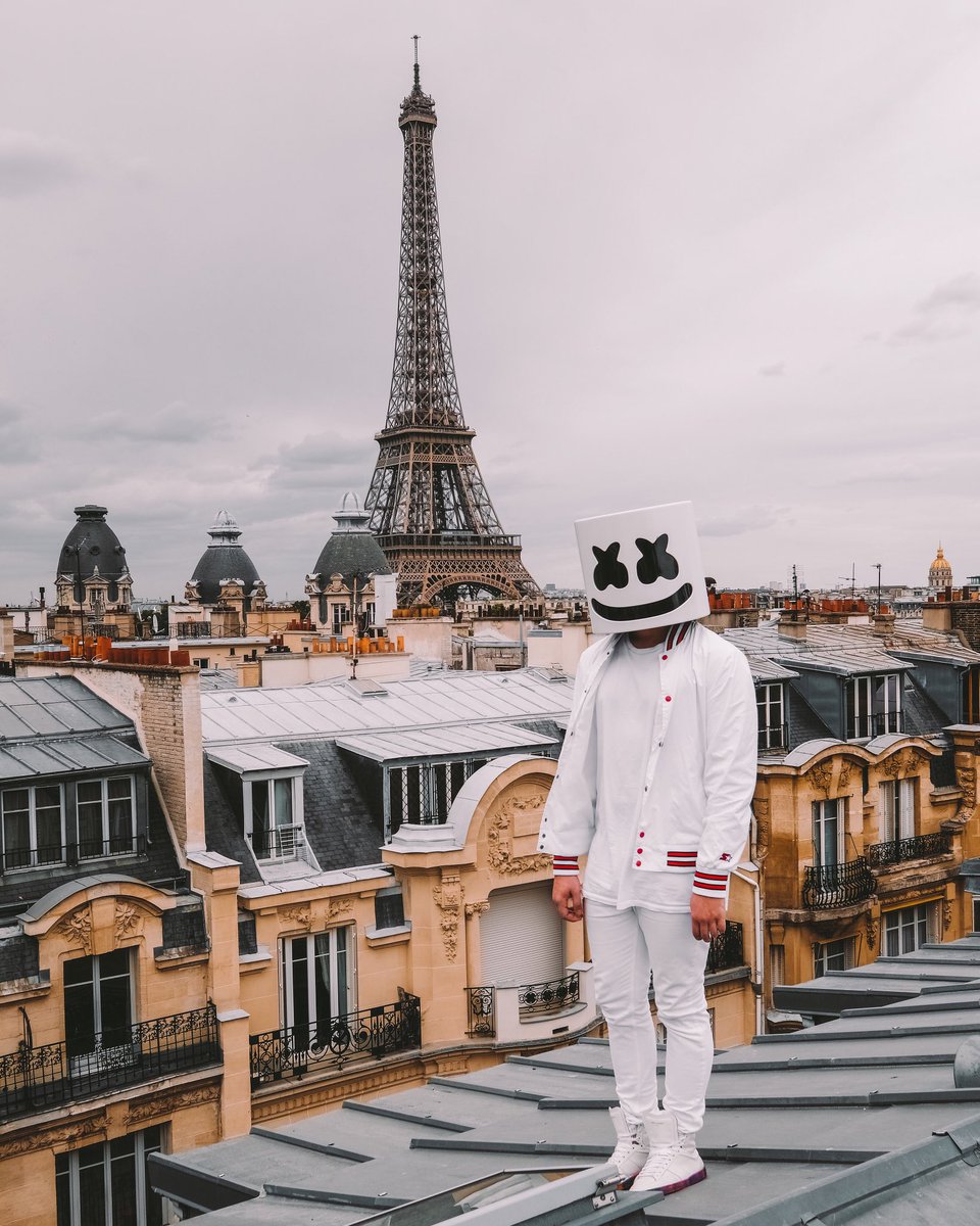 marshmello's tweet photo. We were staying in Paris https://t.co/B75dcG5N14