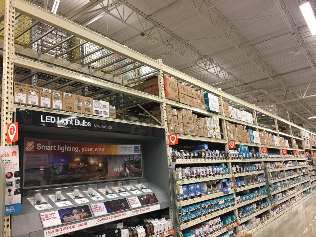 sabrinaseidel22's tweet image. Tackling and killing this #overheadorganization. #d27 #lightbulbs #8995 #dripping #d91 #gulf @lbrucewillson @mlp814