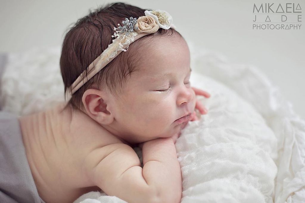 AllNewbornProps's tweet photo. Gorgeous image by @mikaelajadephotography with our #HandMadeVessel and super stretchy #NewbornWrap
#AllNewbornProps #newbornprops https://t.co/GNnnFDbRAZ