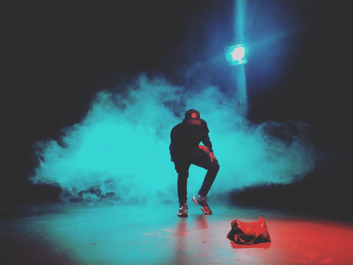 TeezaLemapi's tweet photo. Under the influence of good music ☇
#OperationTooMuchForTheGame https://t.co/Z9gBnasGHN