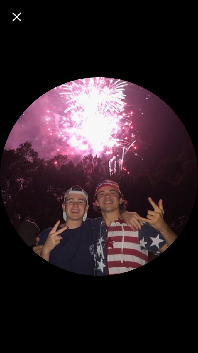 cb19___'s tweet image. 🤔🤔