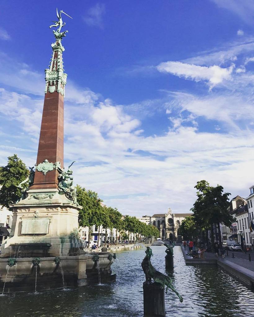 mfomin's tweet photo. Site seeing in the city center #neverstopexploring #brussel #belgium https://t.co/gE1HHSOZ2S https://t.co/gBUpG9GRjT