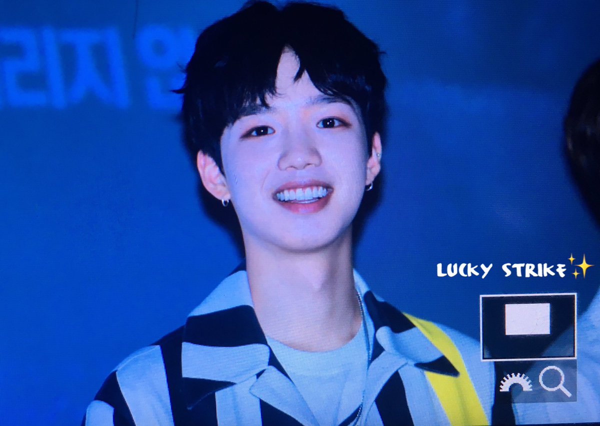 luckystrike_ym's tweet photo. 170724 덩케르크 시사회 #임영민 @bnmboysofficial 
우리파카 미모 봐주세연ㅠㅠㅠㅠㅠ https://t.co/VsMLztAxGO