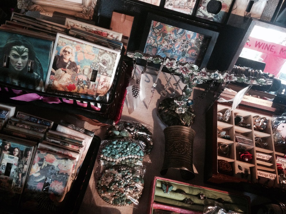 sharonnamisha's tweet photo. the countdown begins! this Tuesday #sharonnamishadesigns will be at #howleyswpb for the #reprieveartshow- don't miss it!
#artshow #wpbevent https://t.co/UMwse4sPCQ