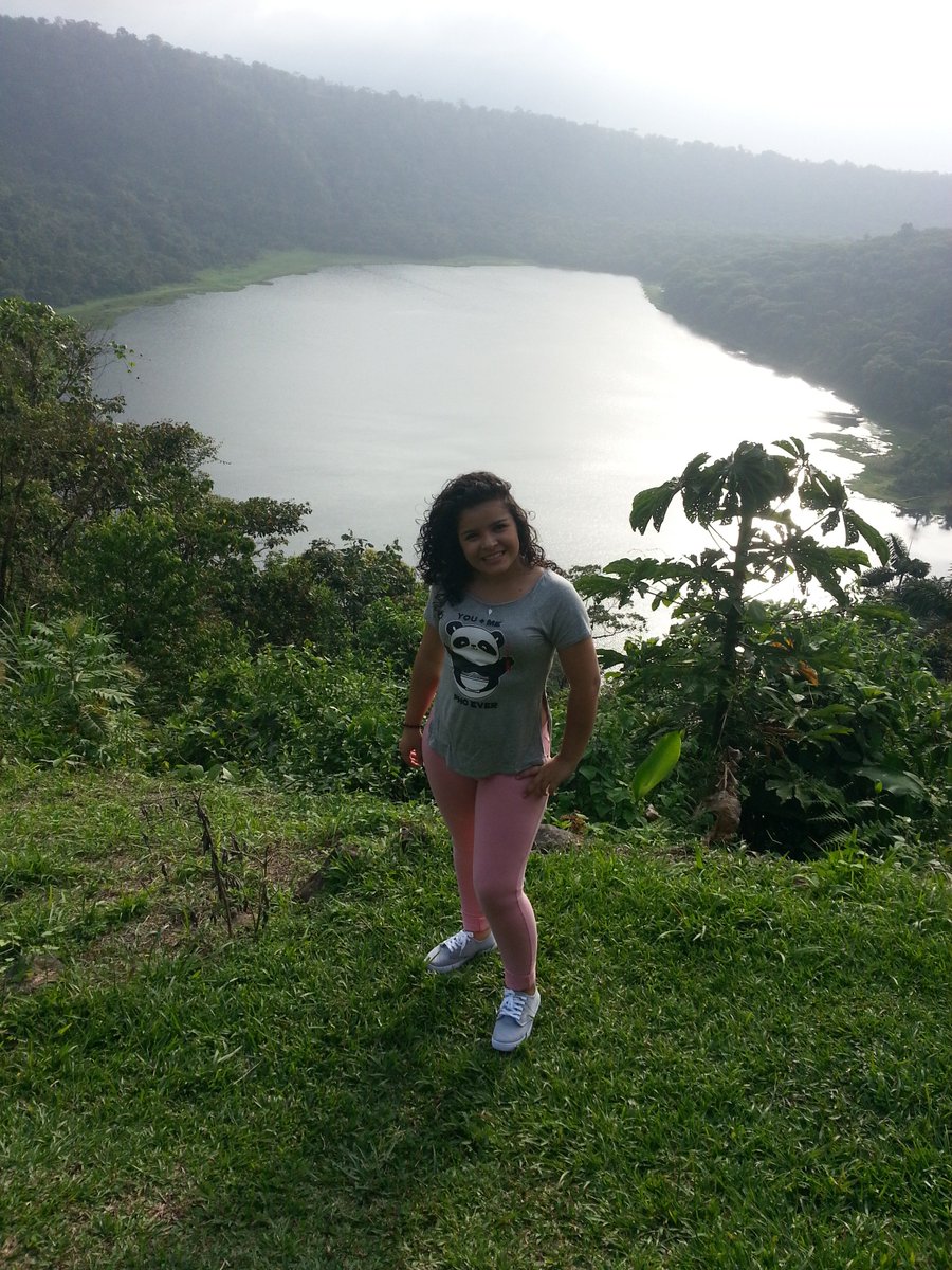 jossitacr15's tweet photo. Paseo CR amo la naturaleza de mi hermoso país #LagunaHule #Costa Rica 🌿🌳🏞✌🔵⚪🔴⚪🔵 https://t.co/e8bJQjy1Wq