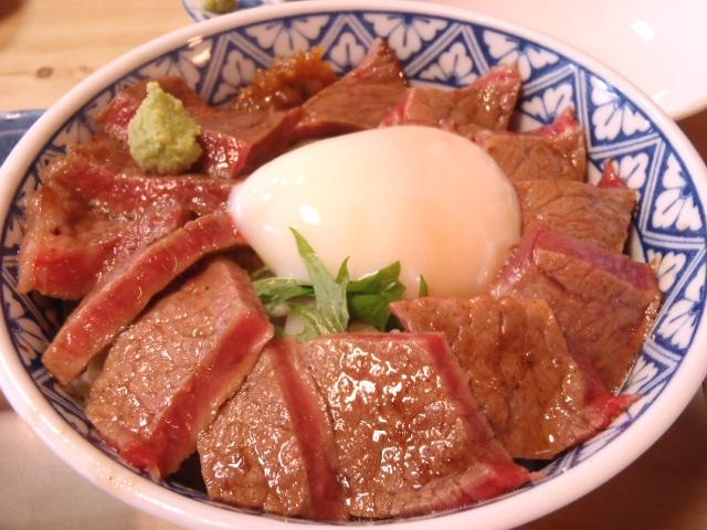 yo__66's tweet photo. 久々に熊本の赤牛丼食べたい。
写真はネットから引っ張りました(笑)
来週ぐらい行こうかな。
夏休みだし、凄い並ぶんだろうな😢 https://t.co/U5VkS16Pbv