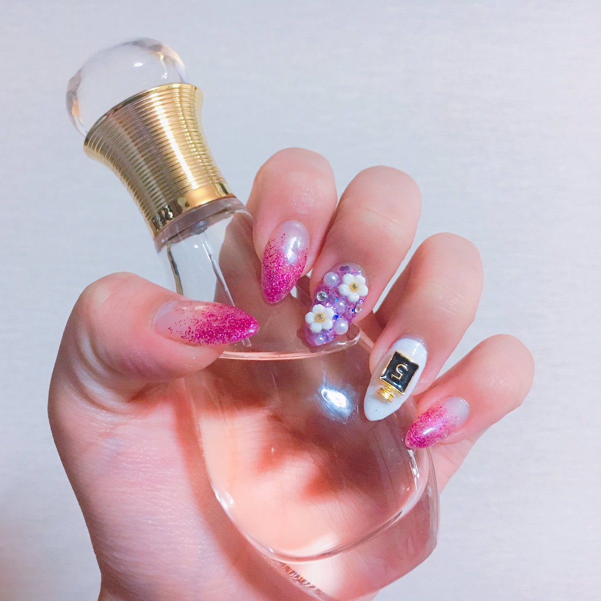 chisa_NAIL's tweet photo. 今回は久々に #pink 使った💅🏻

#selfnail 
#スカルプチュア 
#グラデーション 
#ギラギラネイル 
#ラメ  
#Pink https://t.co/RcubX58SRY